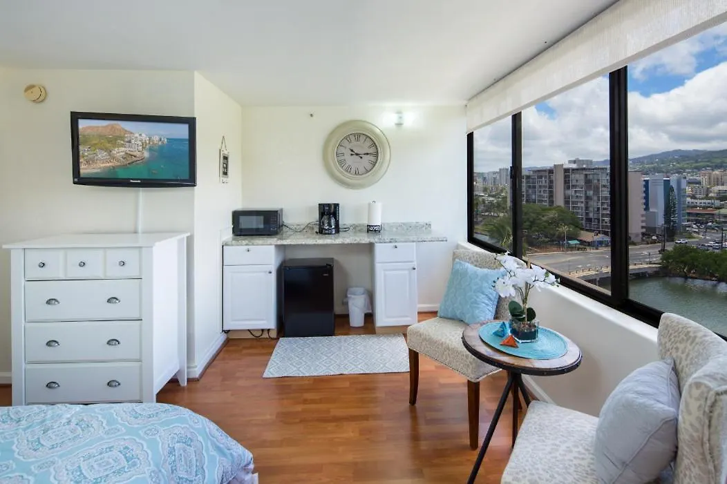Modern Waikiki Sleek Studio ホノルル